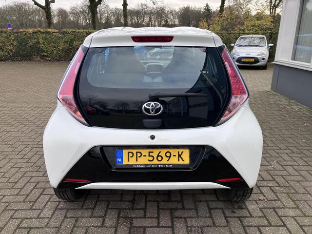 Toyota AYGO 1.0 VVT-i x-play Navi Camera Led