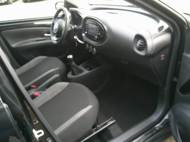 Toyota AYGO X 1.0 VVT-i MT Play