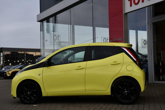 Toyota AYGO 1.0 VVT-i x-cite 5-deurs 69pk | Airconditioning | Zwarte lichtmetalen velgen | Dealer-onderhouden |