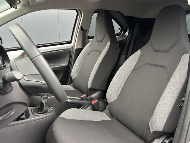 Toyota AYGO X 1.0 VVT-i First / Licht metalen velgen / Camera / CarPlay
