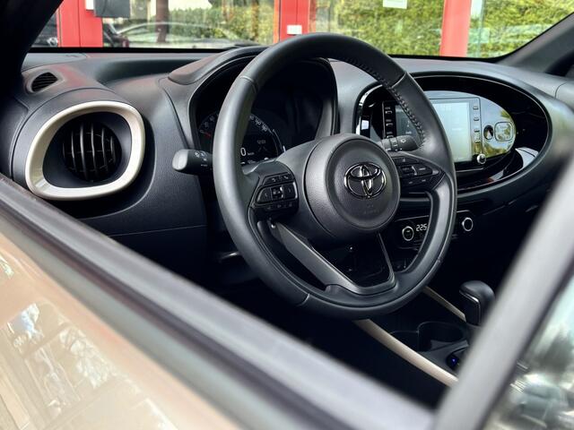 Toyota AYGO X Pulse | Automaat | CarPlay | Stoelverw. | 17'' Lmv
