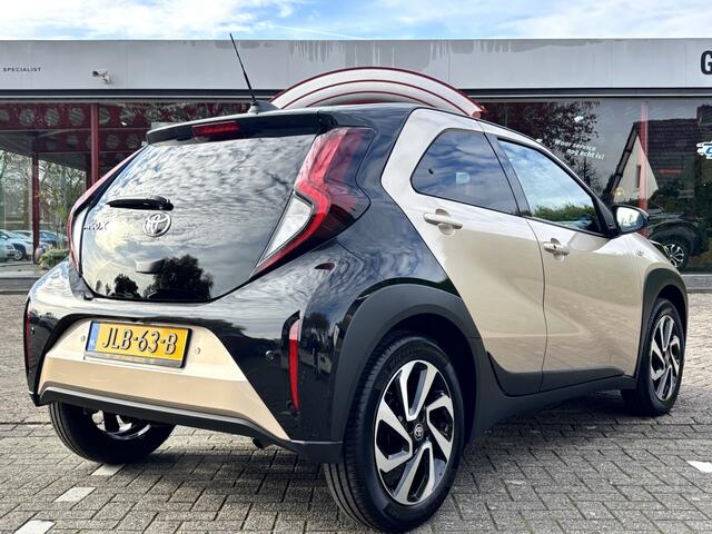 Toyota AYGO X Pulse | Automaat | CarPlay | Stoelverw. | 17'' Lmv