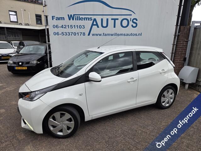 Toyota AYGO 1.0 VVT-i x-play