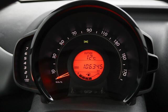 Toyota AYGO 1.0 VVT-i x-play | Airco | Parkeercamera | Apple carplay - Android auto |