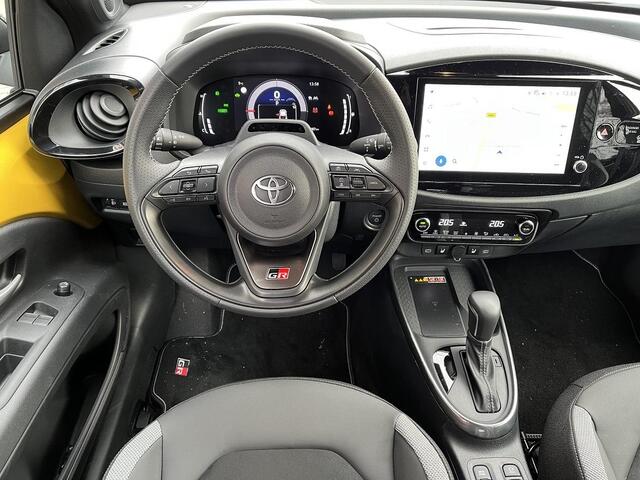 Toyota AYGO X Hybrid 115 GR Sport | Rijklaar | Apple Carplay - Android | Leer/Alcantara bekleding