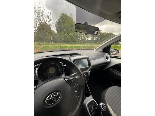 Toyota AYGO 1.0 VVT-i x-play ltd