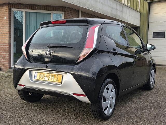 Toyota AYGO 1.0 VVT-i x-play, Camera! APK 1-2027! Zondag OPEN!