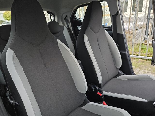 Toyota AYGO 1.0 VVT-i x-play, Camera! APK 1-2027! Zondag OPEN!