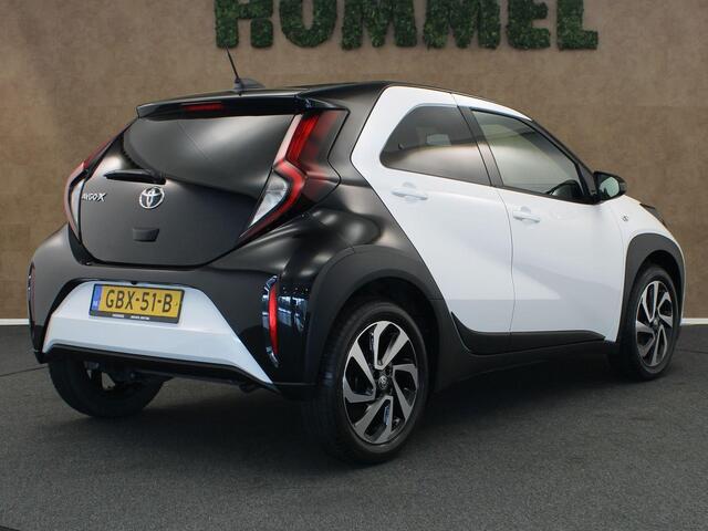 Toyota AYGO X 1.0 VVT-i MT Pulse - ORIGINEEL NEDERLANDSE AUTO - CLIMATE CONTROL - TWO TONE - APPLE CARPLAY/ANDROID AUTO - CRUISE CONTROL ADAPTIEF - LED KOPLAMPEN - EXTRA GETINT GLAS - LICHTMETALEN VELGEN 17 INCH