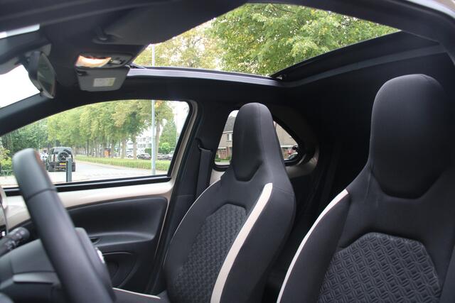 Toyota AYGO X 1.0 VVT-i S-CVT Pulse CabrioTop Two-tone Automaat