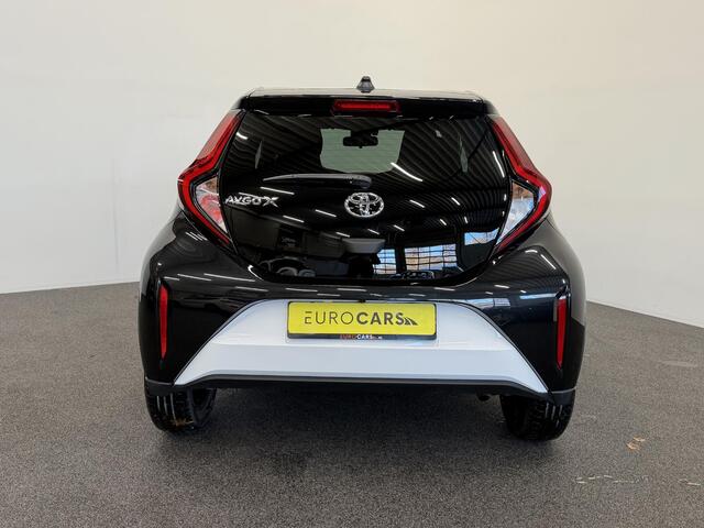 Toyota AYGO X 1.0 VVT-i Automaat Pulse | Navigatie | Apple Carplay/Android Auto | Camera | 17" Lichtmetalen Velgen | Climate Control | Adaptive Cruise Control | Two Tone