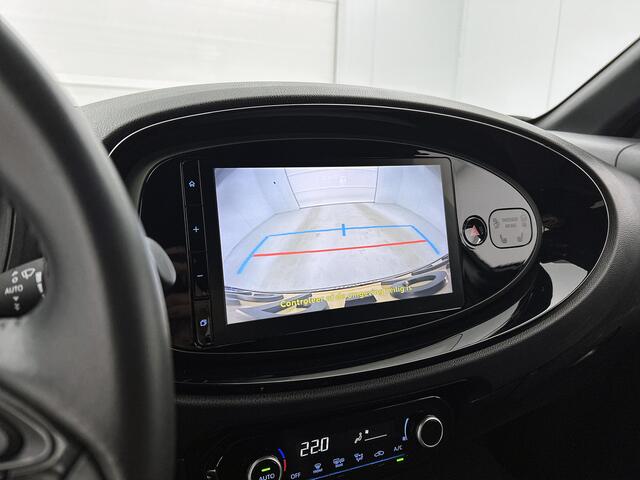Toyota AYGO X 1.0 VVT-i S-CVT Envy Limited | Stoelverwarming | 18'' LM-Velgen | Dealeronderhouden | Navigatie | Metallic Lak Bi-Tone |