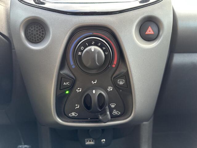 Toyota AYGO 1.0 VVT-i x-play | 5 deurs | Carplay | Parkeercamera | Airconditioning |