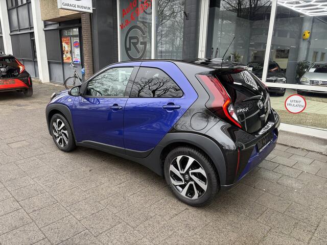 Toyota AYGO X 1.0 VVT-i MT Envy