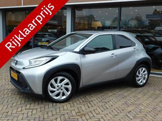 toyota-aygo-x-1.0-vvt-i-s-cvt-first