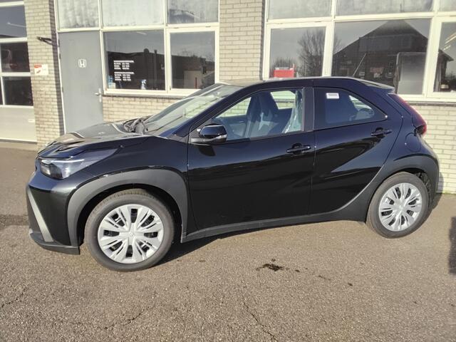 Toyota AYGO X Hybrid 115 play Direct leverbaar