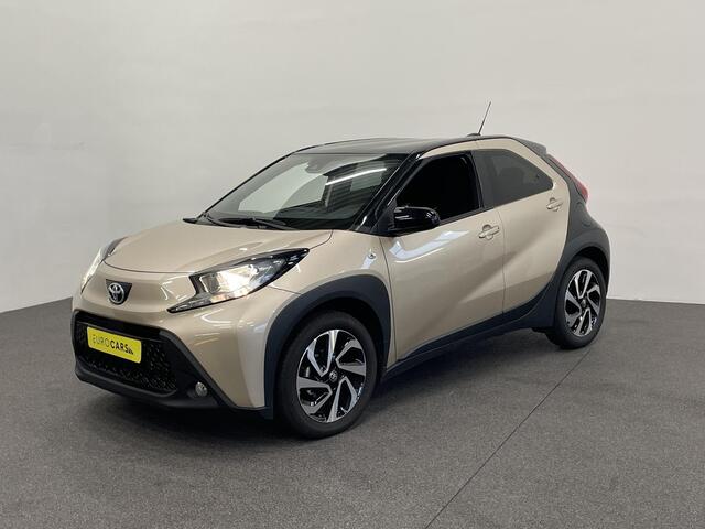 Toyota AYGO X 1.0 VVT-i Automaat Pulse Navigatie Apple Carplay/Android Auto Camera 17" Lichtmetalen Velgen Climate Control Adaptive Cruise Control Two Tone