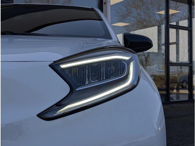 Toyota AYGO X 1.0 VVT-i MT First | Stoelverwarming | Climate Control | Camera | Led | ACC | Licht- regensensor