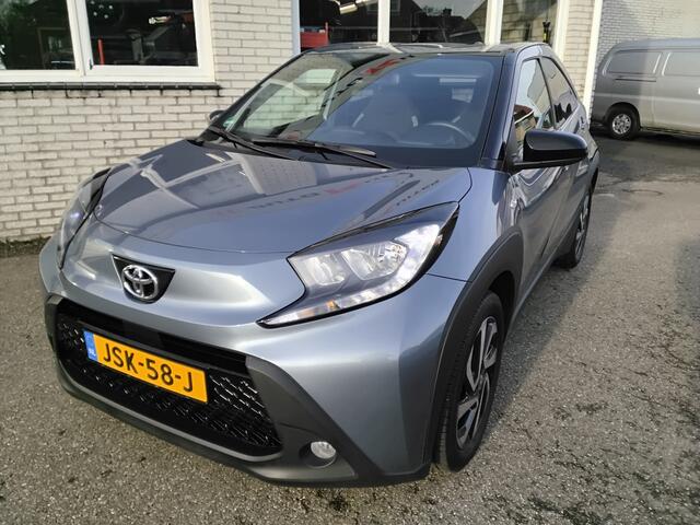 Toyota AYGO X 1.0 VVT-i MT Pulse two tone