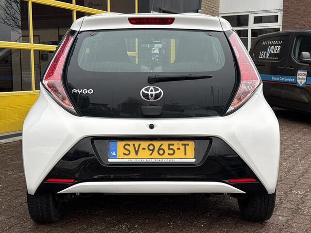 Toyota AYGO 1.0 VVT-i x-nav Incl 12 maanden Bovag garantie