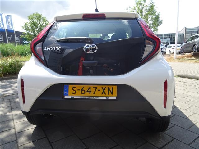 Toyota AYGO X 1.0 VVT-i Play