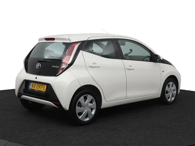 Toyota AYGO 1.0 VVT-i x-play | Automaat | Airco | Groot scherm voor Apple carplay - Android auto |