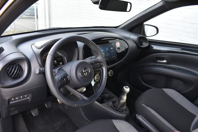 Toyota AYGO X 1.0 VVT-i MT Play | Parkeerhulp camera | Cruise control |