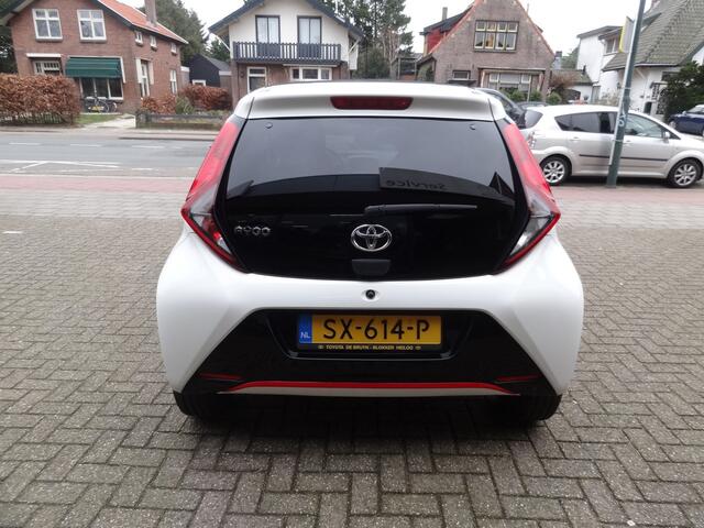 Toyota AYGO 1.0 VVT-i x-first cabriodak / NL-auto / dealeronderhouden