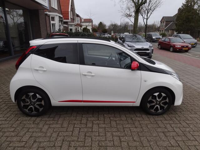 Toyota AYGO 1.0 VVT-i x-first cabriodak / NL-auto / dealeronderhouden