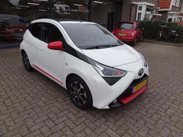 Toyota AYGO 1.0 VVT-i x-first cabriodak / NL-auto / dealeronderhouden