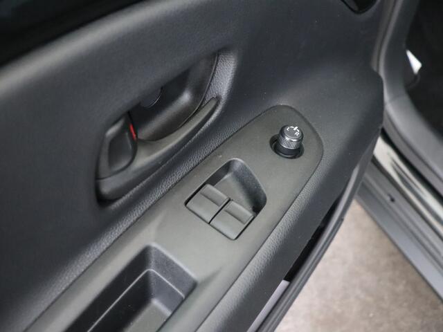 Toyota AYGO X Hybrid 115 play