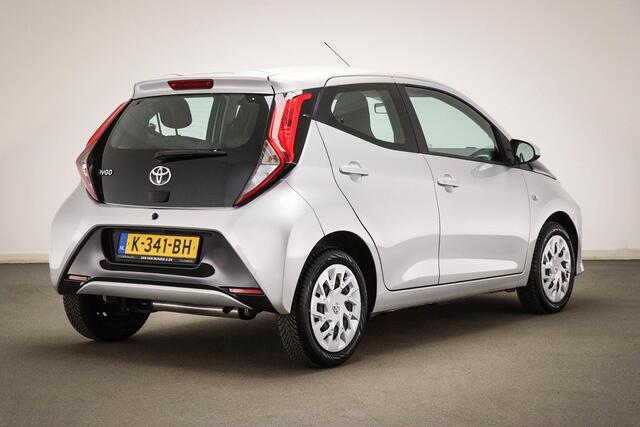 Toyota AYGO 1.0 VVT-i x-play | AIRCO | BLUETOOTH | CAMERA