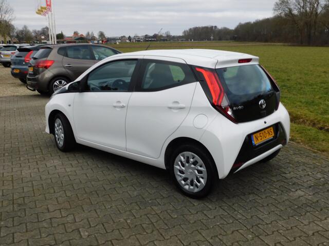 Toyota AYGO 1.0 VVT-i x-play, Camera, Carplay