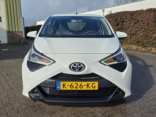 Toyota AYGO 1.0 VVT-i x-play, Camera, Carplay! 31-12-2020! Zondag OPEN!