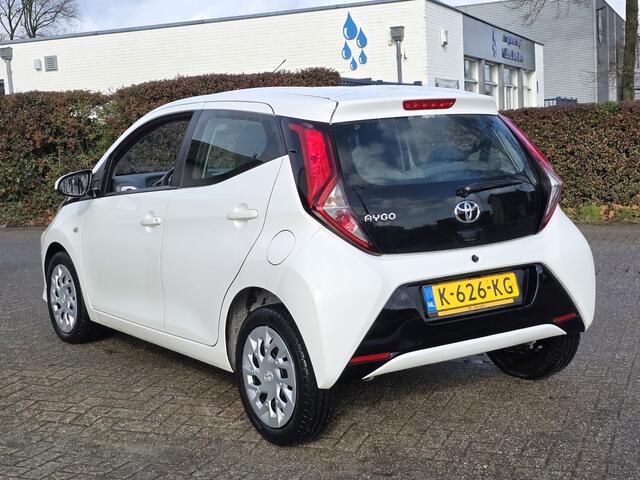 Toyota AYGO 1.0 VVT-i x-play, Camera, Carplay! 31-12-2020! Zondag OPEN!