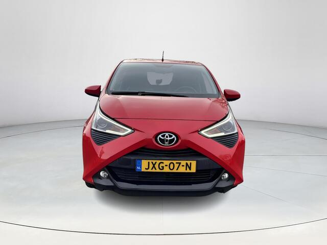 Toyota AYGO 1.0 VVT-i x-play | X-shift automaat | Carplay | Airco | Licht metalen velgen |