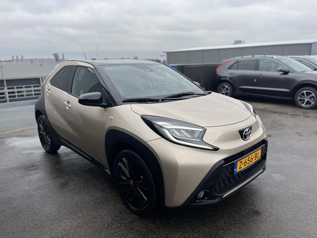 Toyota AYGO X 1.0 VVT-i S-CVT Automaat Pulse Nieuw geleverd, 1e eign. AppleCarPlay/AmdroidAuto, 18" LMV, Privacy glass, Climate control,Adaptieve Cruise control