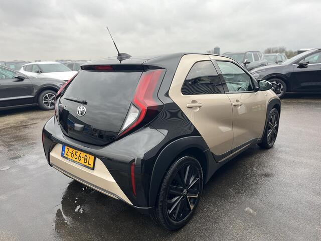 Toyota AYGO X 1.0 VVT-i S-CVT Automaat Pulse Nieuw geleverd, 1e eign. AppleCarPlay/AmdroidAuto, 18" LMV, Privacy glass, Climate control,Adaptieve Cruise control