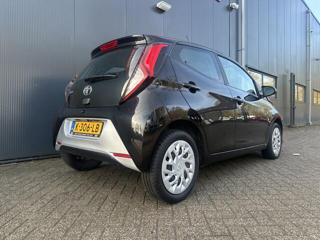 Toyota AYGO 1.0 VVT-i x-play | Camera | Apple Carplay / Android Auto