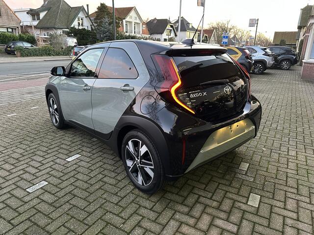 Toyota AYGO X Hybrid 115 pulse Automaat + Easy Pack parkeersensoren voor en achter / smartkey / Apple Carplay / Android Auto / parkeercamera / Toyota 10 jaar garantie / Toyota Pechulppas / rijklaarprijs
