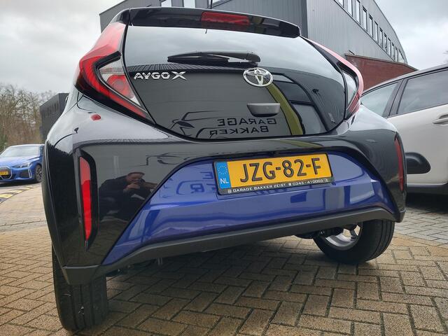 Toyota AYGO X 1.0 VVT-i MT Pulse Camera Carplay-Navi Two-Tone Stoelverwarming Airco