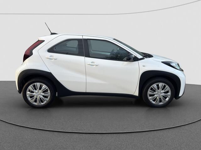 Toyota AYGO X 1.0 VVT-i MT Play