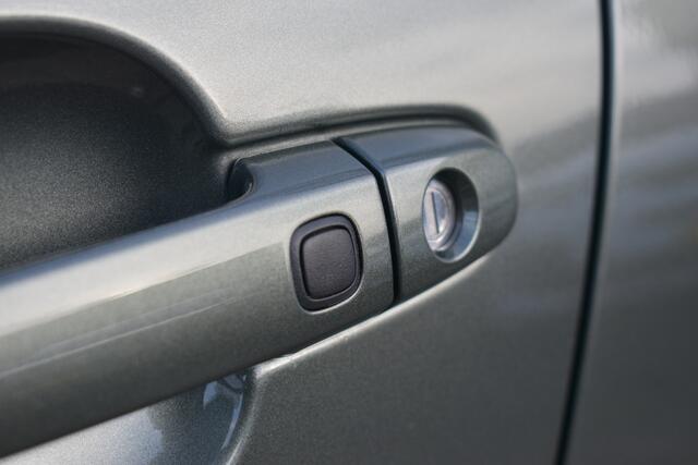 Toyota AYGO X 1.0 VVT-i S-CVT First Limited Automaat 72pk | Keyless entry | Cruise control | Achteruitrijcamera | PDC voor en achter |