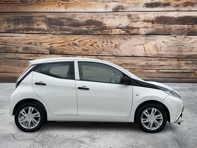 Toyota AYGO 1.0 VVT-i x-fun | NAP | NL Auto | Licht metalen velgen | Cruis | Airco | Bluetooth