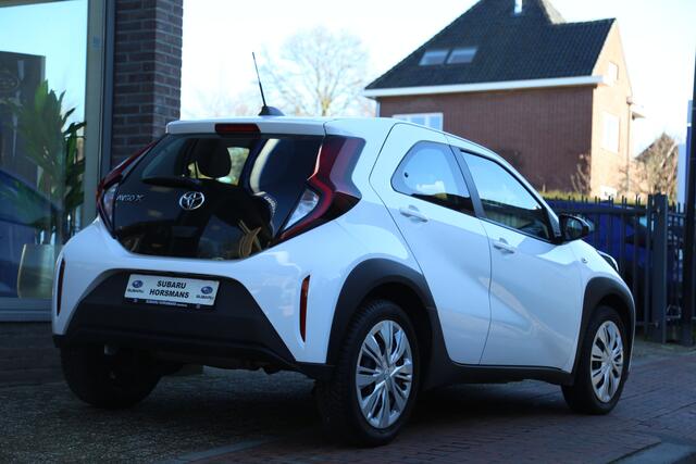 Toyota AYGO X 1.0 VVT-i MT Play Navi Carplay Camera