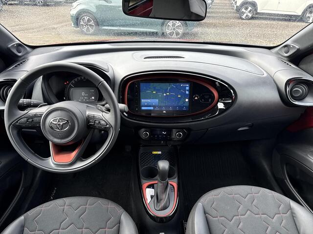 Toyota AYGO X 1.0 VVT-i S-CVT Envy **TREKHAAK/ JBL AUDIO/ NAVIGATE/ AUTOMAAT**