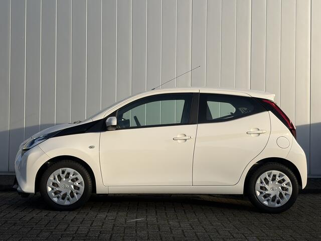Toyota AYGO 1.0 VVT-i X-Play NL Auto Dealer Onderhouden Carplay Camera Airco