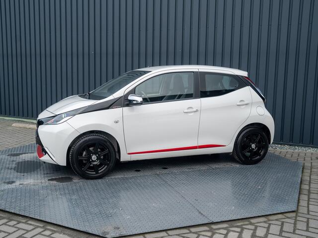 Toyota AYGO 1.0 VVT-i x-play | Camera | Lm-Velgen | Climate Control | Prijs Rijklaar!!