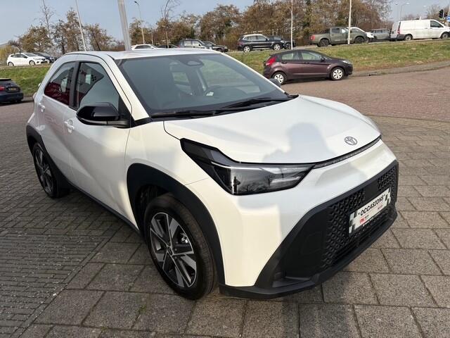 Toyota AYGO X Hybrid 115 envy | Navi | Camera | Cruise | 14 km Nieuwe Auto