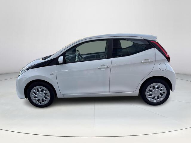 Toyota AYGO 1.0 VVT-i x-play **APPLE CARPLAY/ AIRCO/ BEGRENZER/ PERKEERCAMERA**